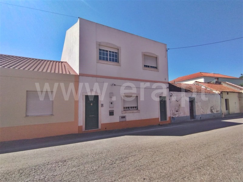 Moradia T3 / Almeirim, Raposa