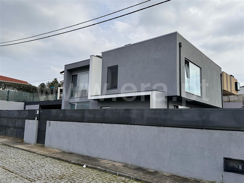 Moradia T3 / Amarante, Amarante (São Gonçalo), Madalena, Cepelos e Gatão