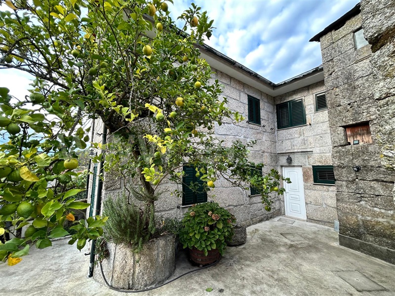 Moradia T3 / Amarante, Candemil