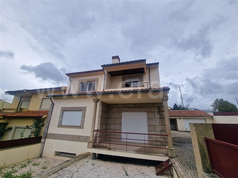 Moradia T3 / Amarante, Fregim