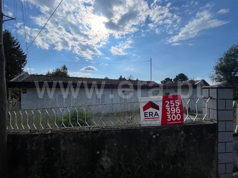 Moradia T3 / Amarante, Real, Ataíde e Oliveira