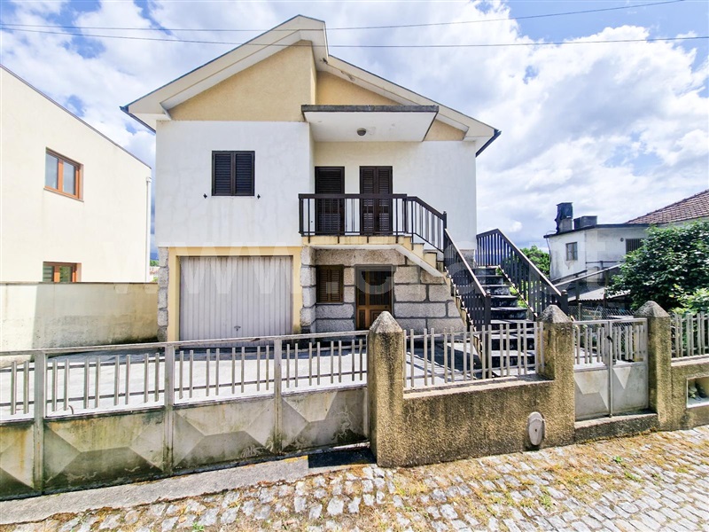 Moradia T3 / Amarante, Telões