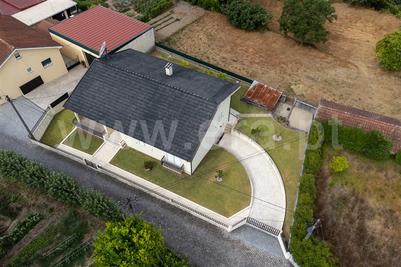 Moradia T3 à venda em Fiscal, Amares — foto 2
