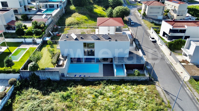 Moradia T3 / Arcos de Valdevez, Guilhadeses e Santar