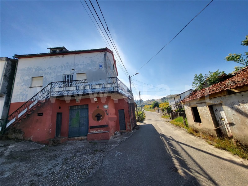 Moradia T3 / Armamar, Fontelo