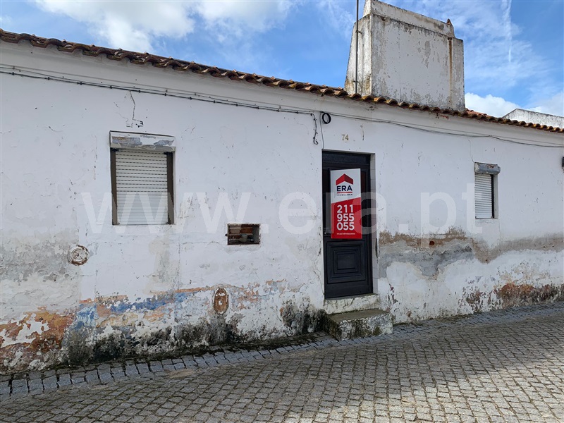Moradia T3 / Avis, Benavila e Valongo