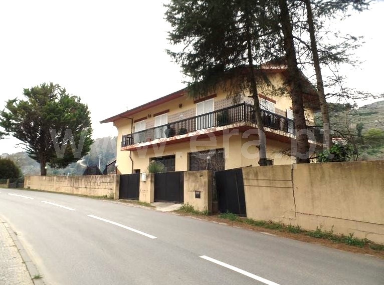 Moradia T3 / Baião, Loivos da Ribeira e Tresouras