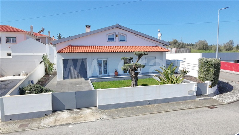 Moradia T3 / Bombarral, Bombarral e Vale Covo
