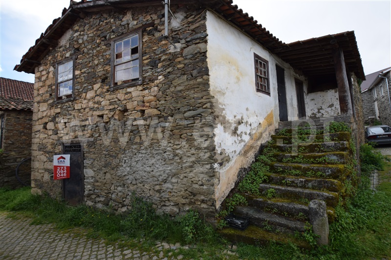 Moradia T3 / Bragança, Nogueira