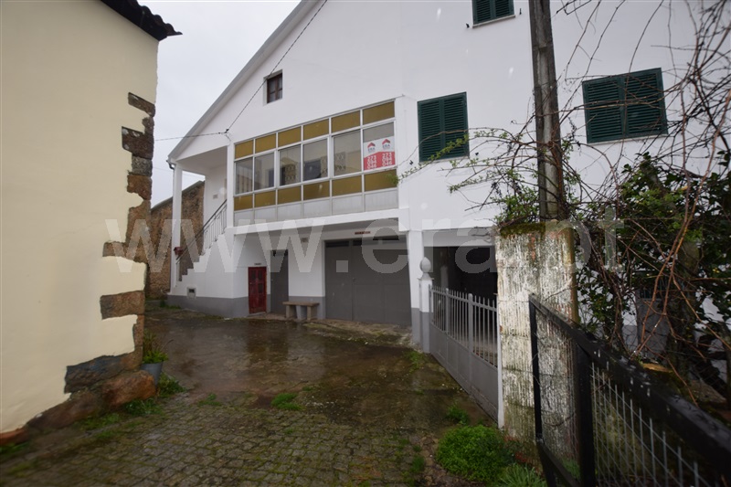 Moradia T3 / Bragança, Parada e Faílde