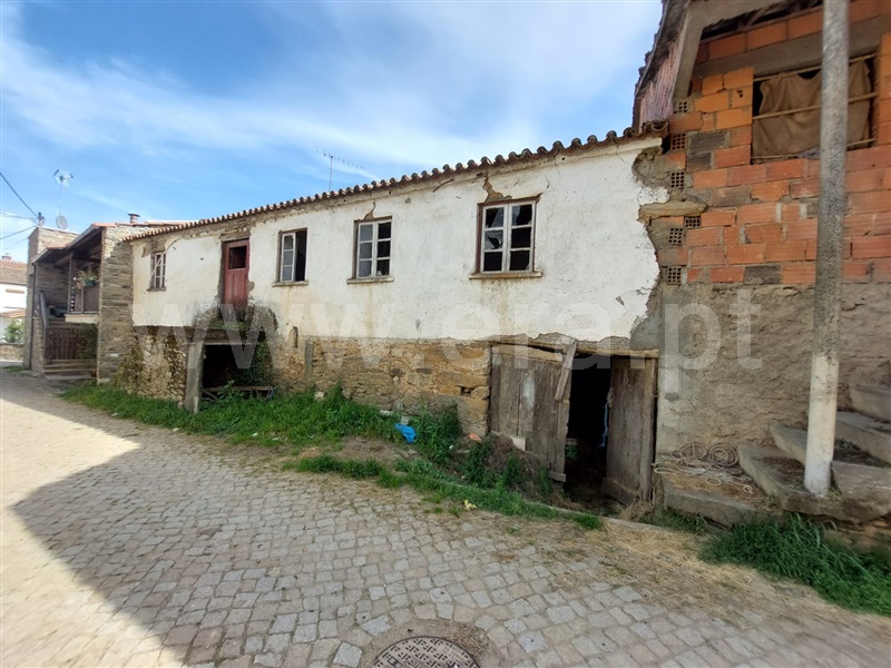 Moradia T3 / Bragança, S.Julião