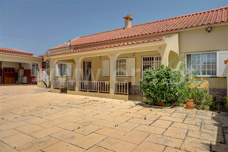 Moradia T3 / Cadaval, Vermelha