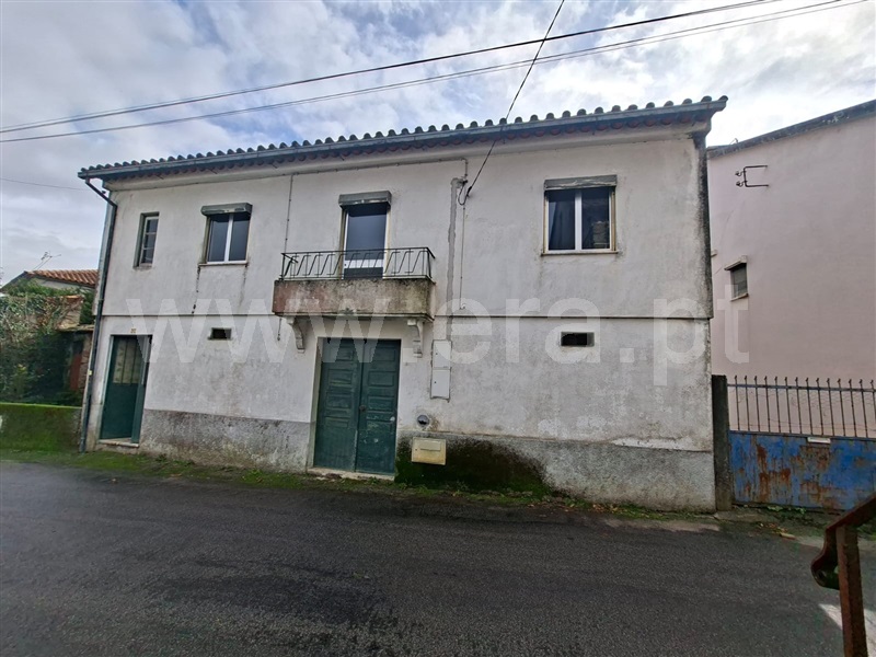 Moradia T3 / Carregal do Sal, Parada