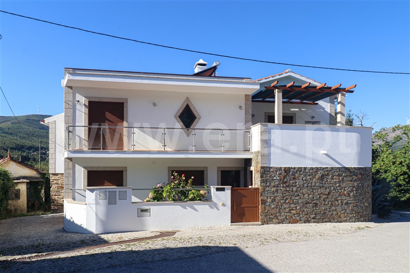 Moradia T3 / Castanheira de Pêra, Castanheira de Pêra e Coentral