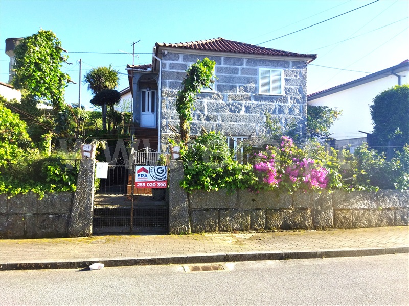 Moradia T3 / Castelo de Paiva, Sobrado e Bairros