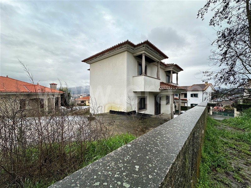 Moradia T3 / Chaves, Alto da Forca