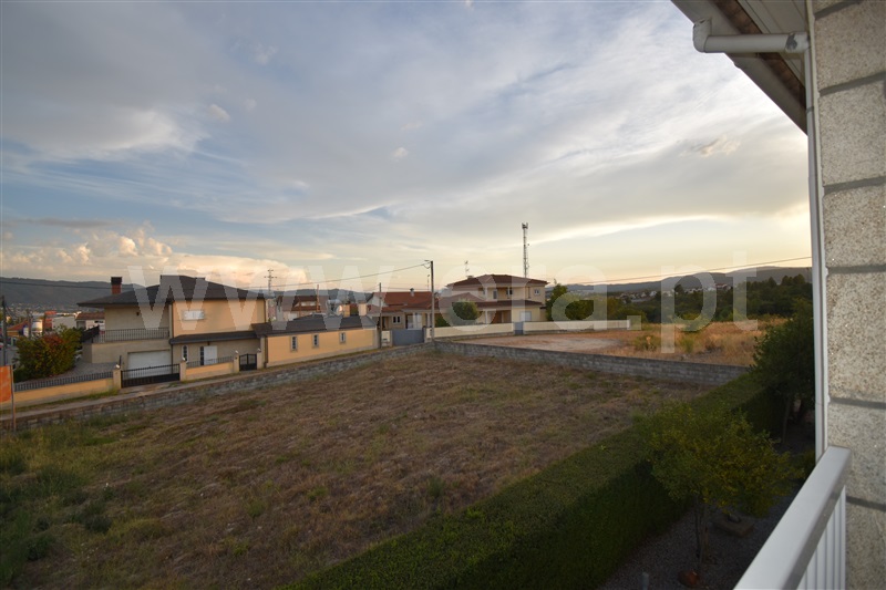 Moradia T3 Chaves, Santa Cruz/Trindade e Sanjurge - 1266533 - 8
