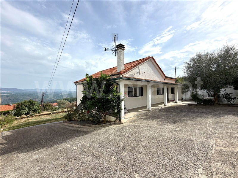 Moradia T3 / Chaves, Vilela do Tâmega