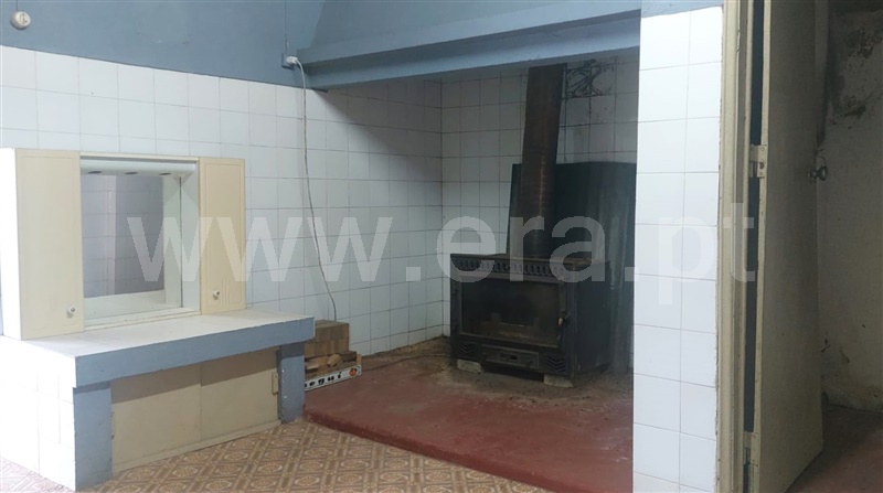 Moradia T3 em Santa Margarida da Coutada, €95.000