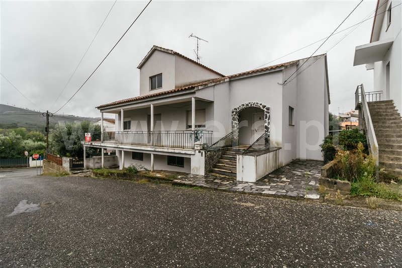Moradia T3 / Covilhã, Barco
