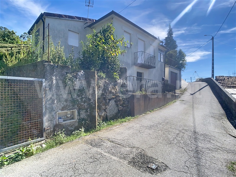 Moradia T3 à venda em Ardegão, Arnozela e Seidões, €130.000