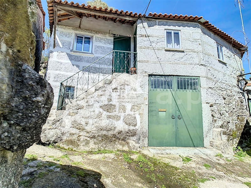 Moradia T3 / Fafe, Moreira do Rei e Várzea Cova