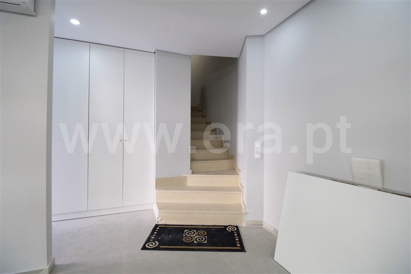 House in Faro - More