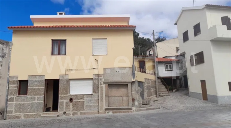 Moradia T3 / Fornos de Algodres, Algodres