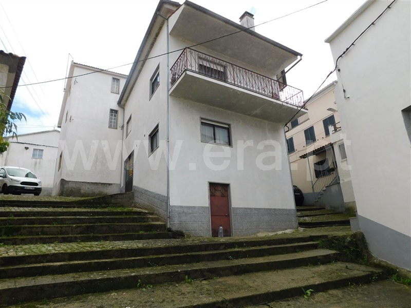 Moradia T3 / Fundão, Alcaria