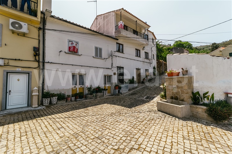 Moradia T3 / Fundão, Alcongosta