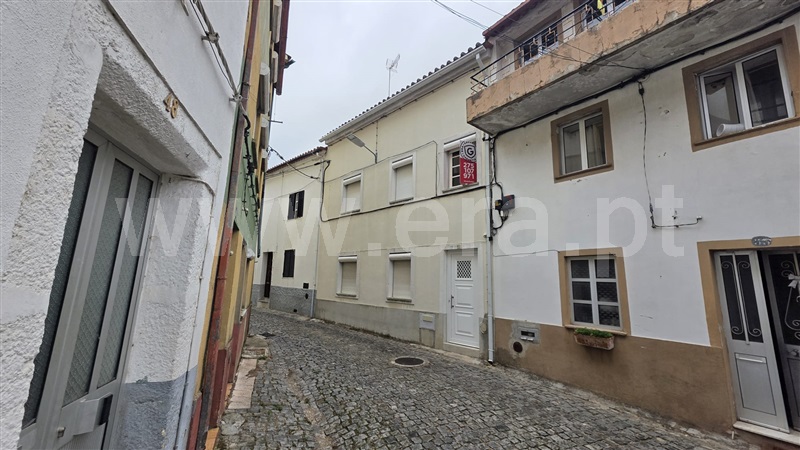 Moradia T3 / Fundão, Alcongosta