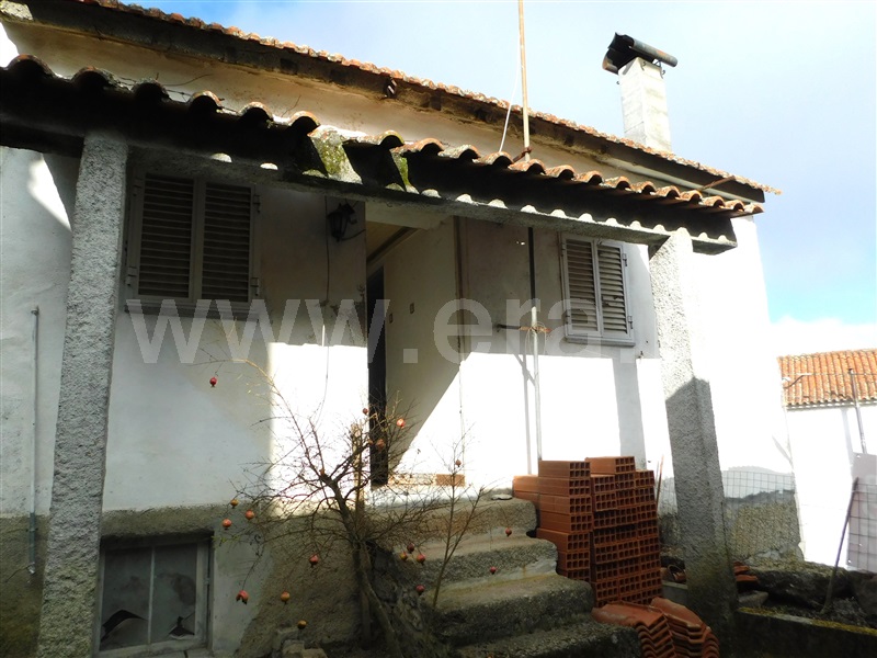 Moradia T3 / Gouveia, Nespereira