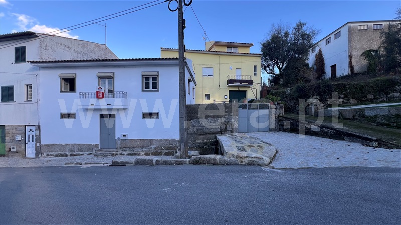 Moradia T3 / Gouveia, Vila Nova de Tazem