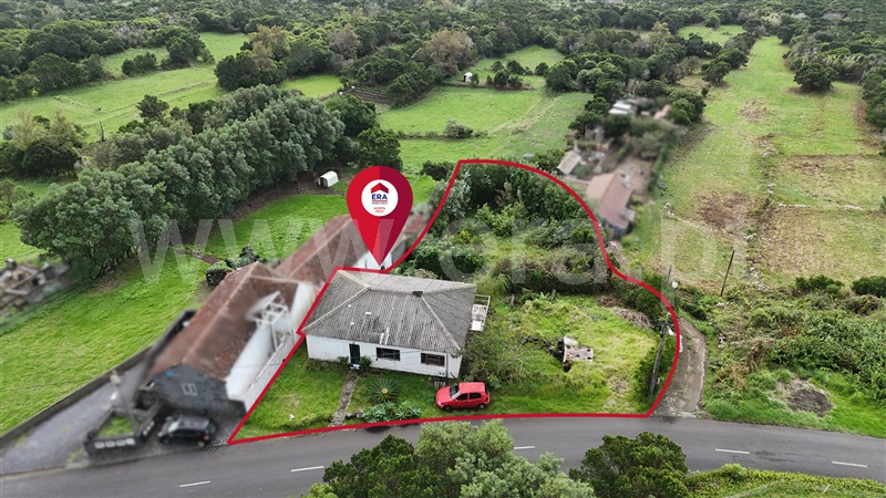 Moradia T3 / Horta, Capelo