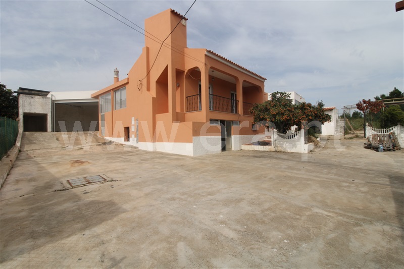 Moradia T3 / Lagoa, Porches