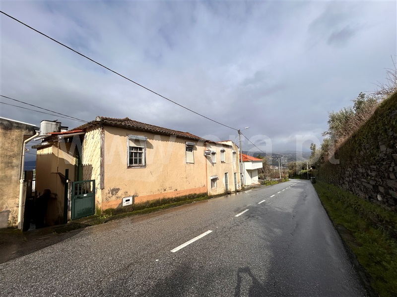 Moradia T3 / Lamego, Cambres