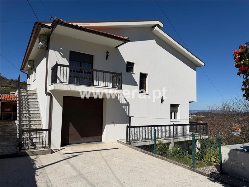 Moradia T3 / Lamego, Penude