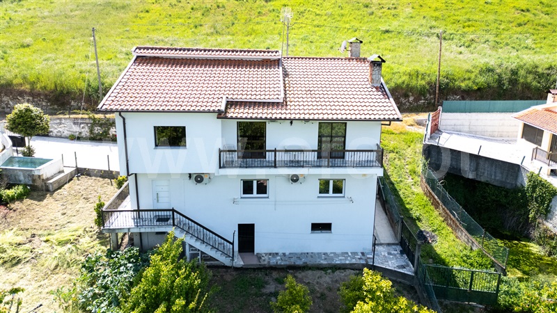 Moradia T3 / Lamego, Penude