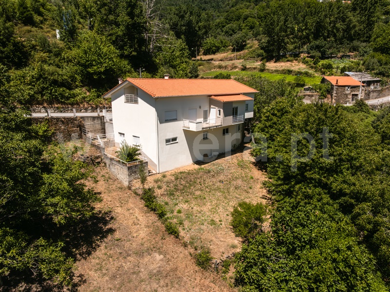 Moradia T3 com Quintal Manteigas, Manteigas (Santa Maria) - 1489029 - 1