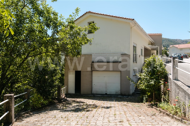 Moradia T3 com Quintal Manteigas, Manteigas (Santa Maria) - 1489029 - 2