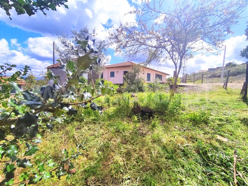 Moradia T3 / Marco de Canaveses, Vila Boa de Quires e Maureles