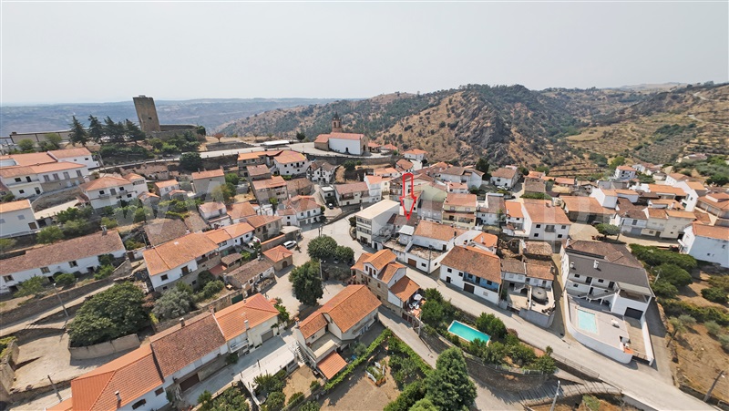Moradia T3 / Meda, Longroiva