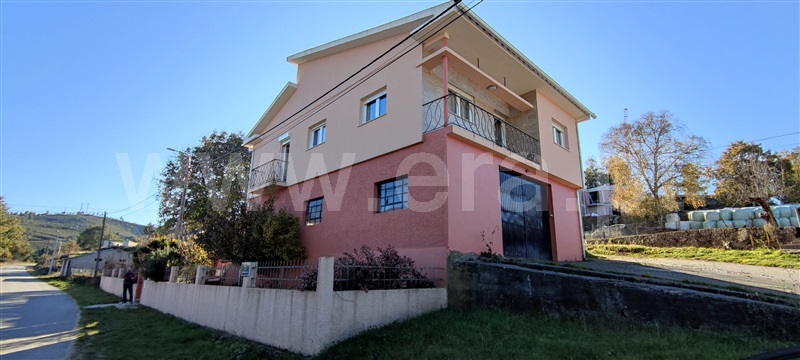 Moradia T3 / Montalegre, Cervos