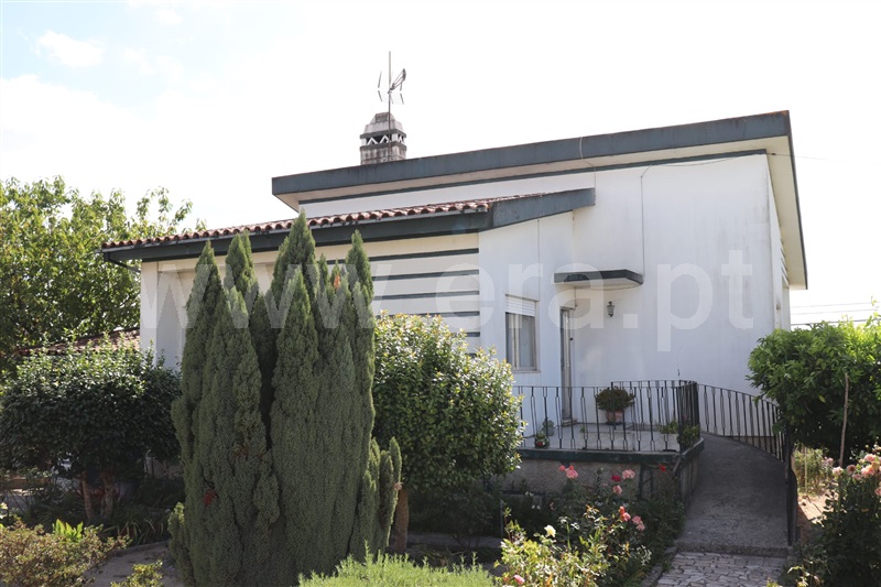 Moradia T3 / Nelas, Carvalhal Redondo e Aguieira