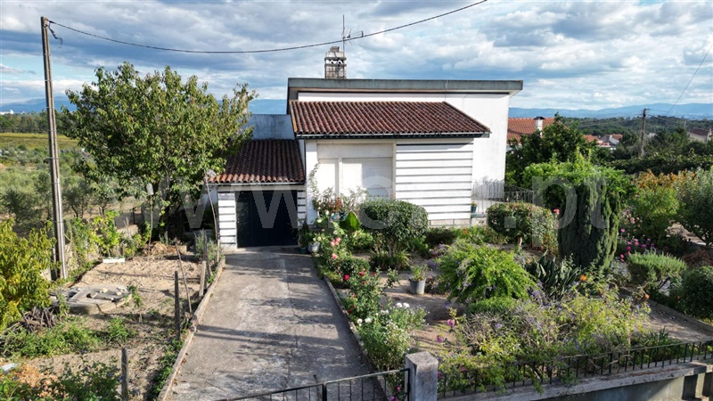 Moradia T3 / Nelas, Carvalhal Redondo e Aguieira