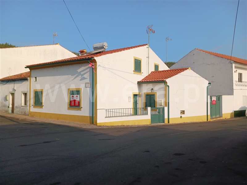 Moradia T3 / Nisa, Santana