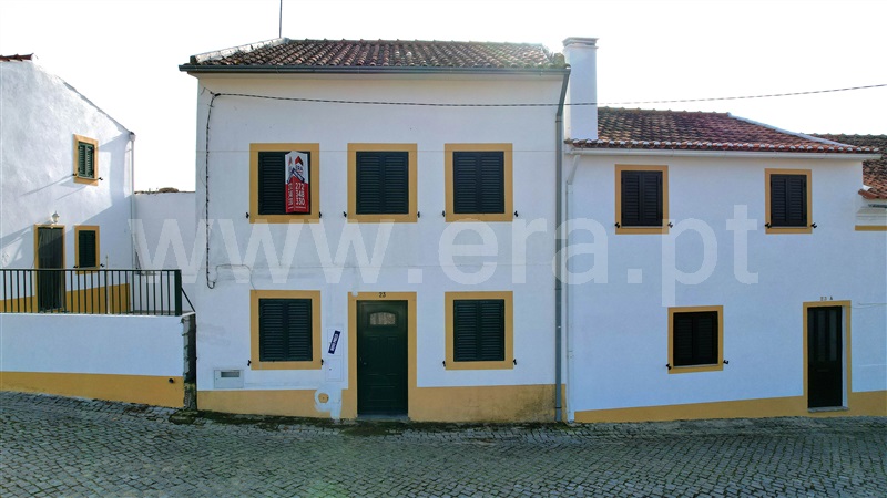 Moradia T3 / Nisa, Santana