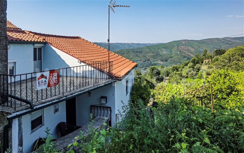 Moradia T3 / Oliveira do Hospital, Aldeia das Dez