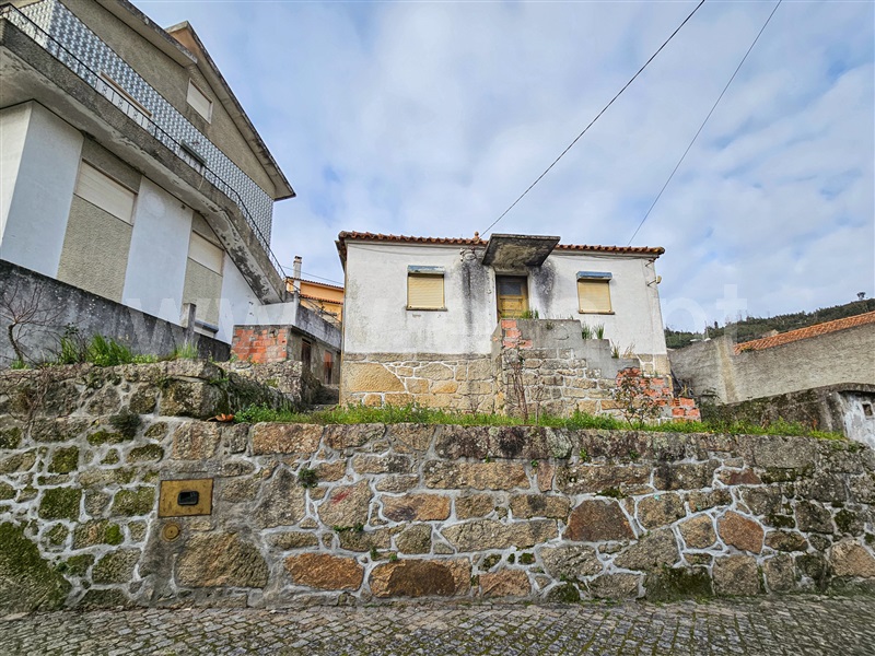 Moradia T3 / Oliveira do Hospital, Avô