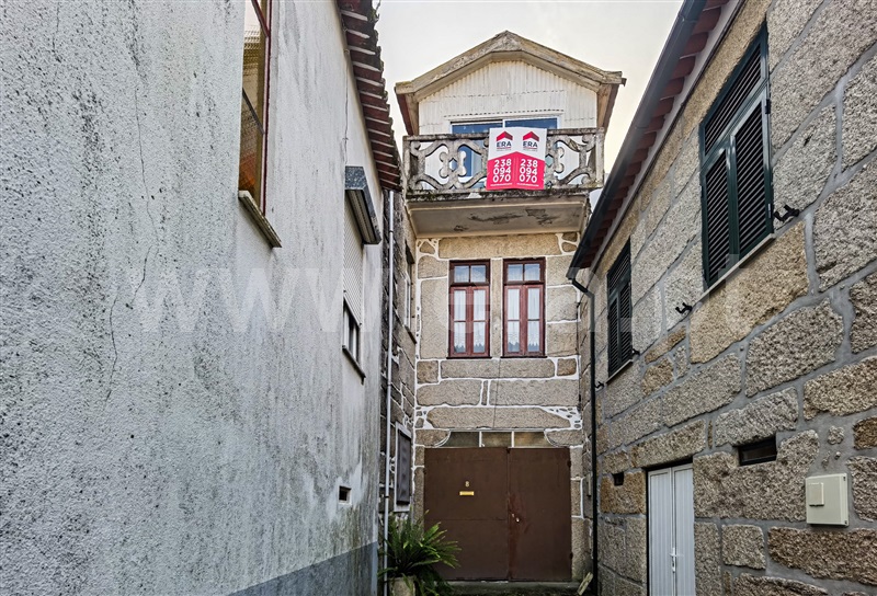 Moradia T3 / Oliveira do Hospital, Ervedal e Vila Franca da Beira